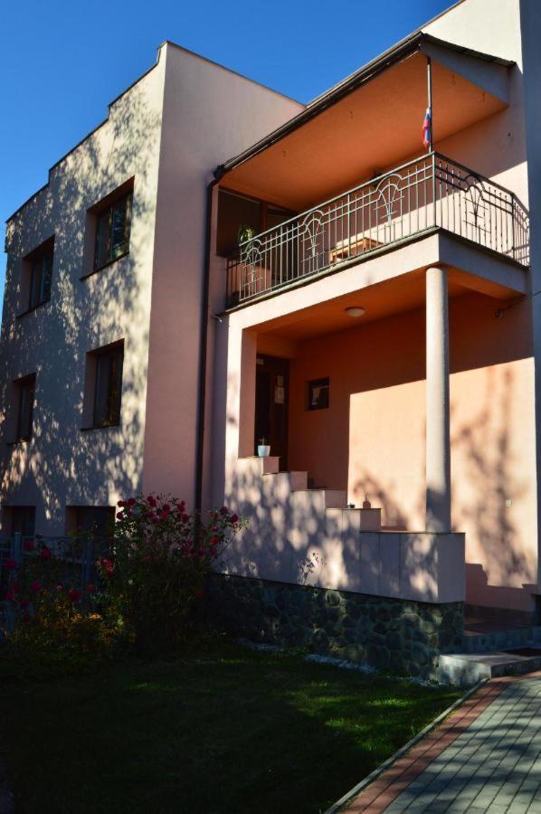 Bomba Ubytko Snina Exterior photo